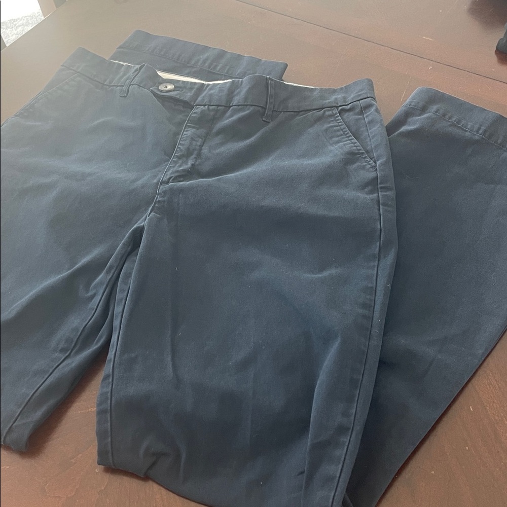 Eddie Bauer Women’s Flat Front “Mercer” 98% Cotton, 2%Spandex. Well Constructed.